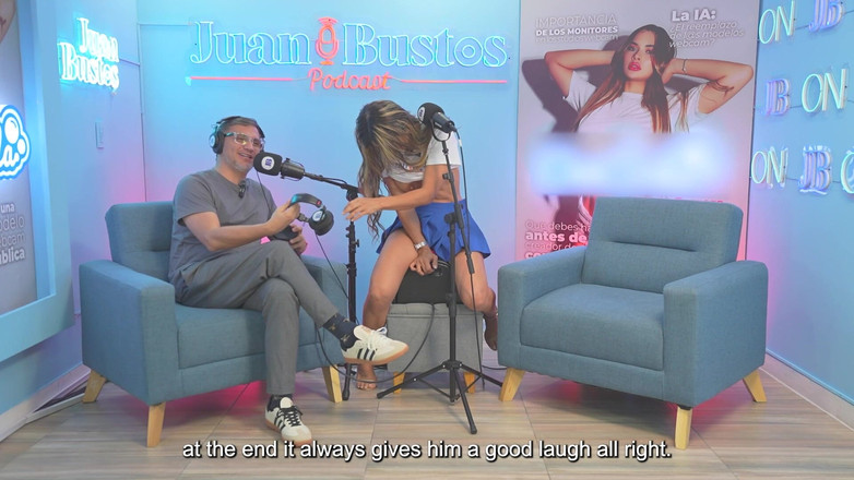 JuanBustos: Cristinavegas, латина модель перед вебкамерой, разбивает ее клитор скачет на машине для траха на Juanbustospodcast.