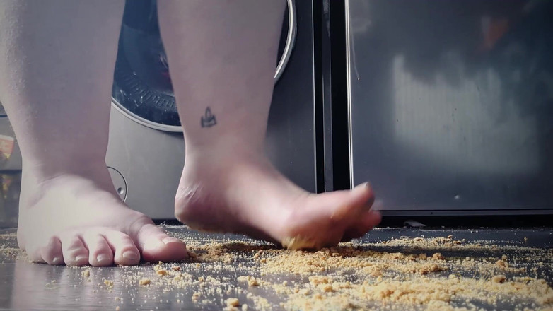 Mxtress Valleycat: Giantess Stompilation