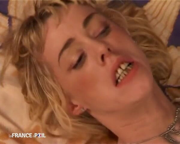 La France a Poil: Loira gananciosa e safada precisando de bom pau