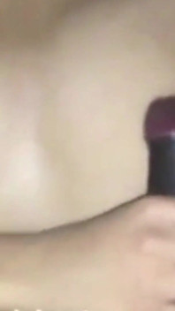 ホットなインド人セクシーな女の子がホットな男の子の激しいセックスで全裸の膣をしゃぶる