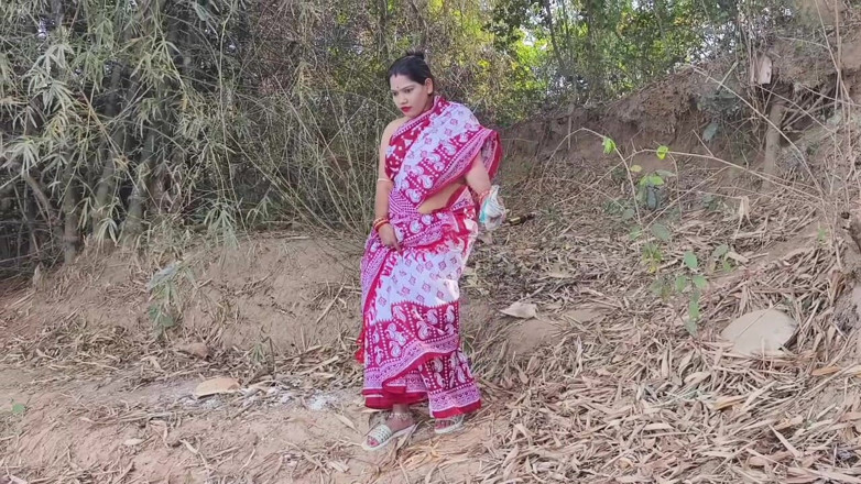 Manashmalla: Indian Village Wife Bathing in the River in Outdoor Area
