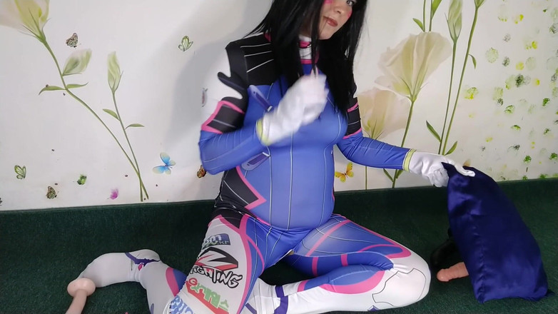 LizAngel: D.VA sucked a big dick