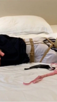 Junior stiefschweers erste bondage-erfahrung
