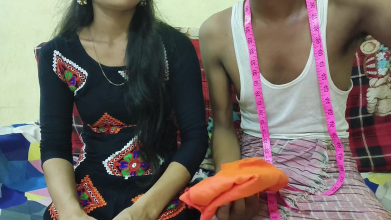 Your kavita bhabhi: Кравець прийшов до будинку і відтрахав невістку на прешлюватість, беручи її вимірювання.