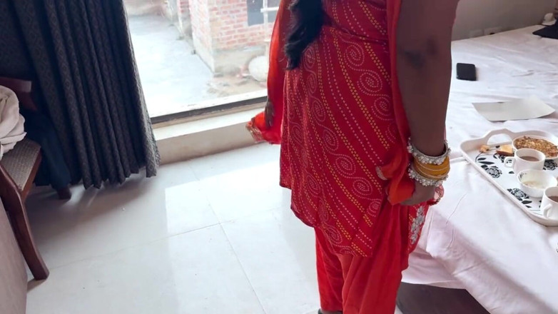 desi_babe1234: หีหนาๆ น้ำตาลบีบีเสิร์ฟหีอวบๆ กับอาหารเช้า