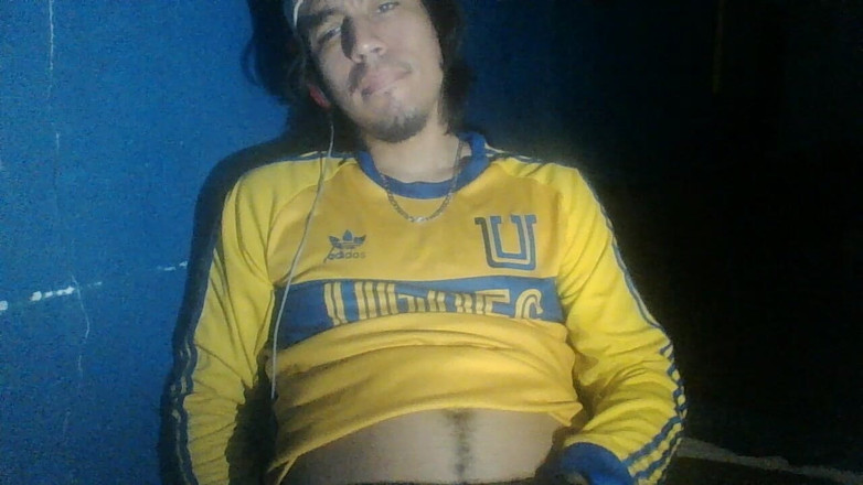 AlexAlejandro13: Sandalyede