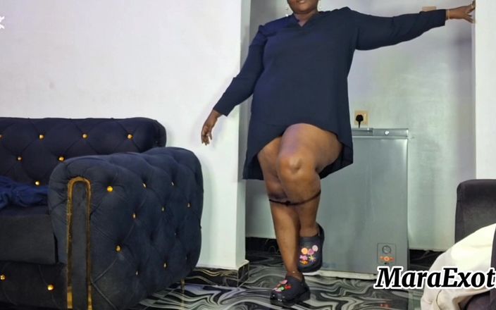 Mara Exotic: Un pompino veloce in piedi e scopata a pecorina prima...