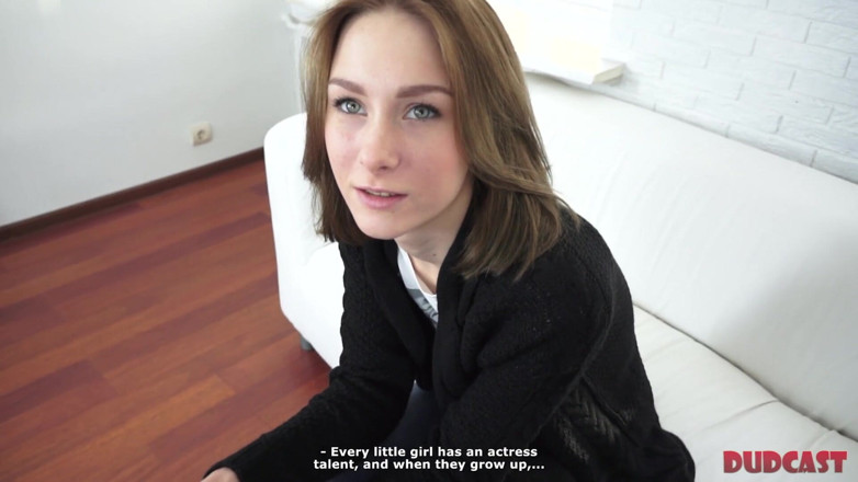 Dud Cast: หญิงแพศยาเย็ดแบบไม่ใส่ถุงบนโซฟา