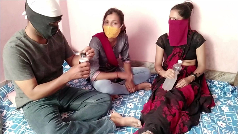HousewifeGeeta: Fucked Neighbor Stepmom and Girl Together! Desi Threesome in Hindi