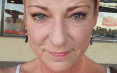 EliteLadyS: La monella miLF americana in una disordinata milf gioca in...