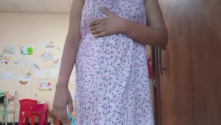 Anne White: Ragazza indiana si masturba con un dildo asiatico scopata da...