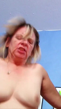 Heute erledigt der Vermieter anders mit dem Mieter - statt kohle gibt es sex mit seiner ehefrau