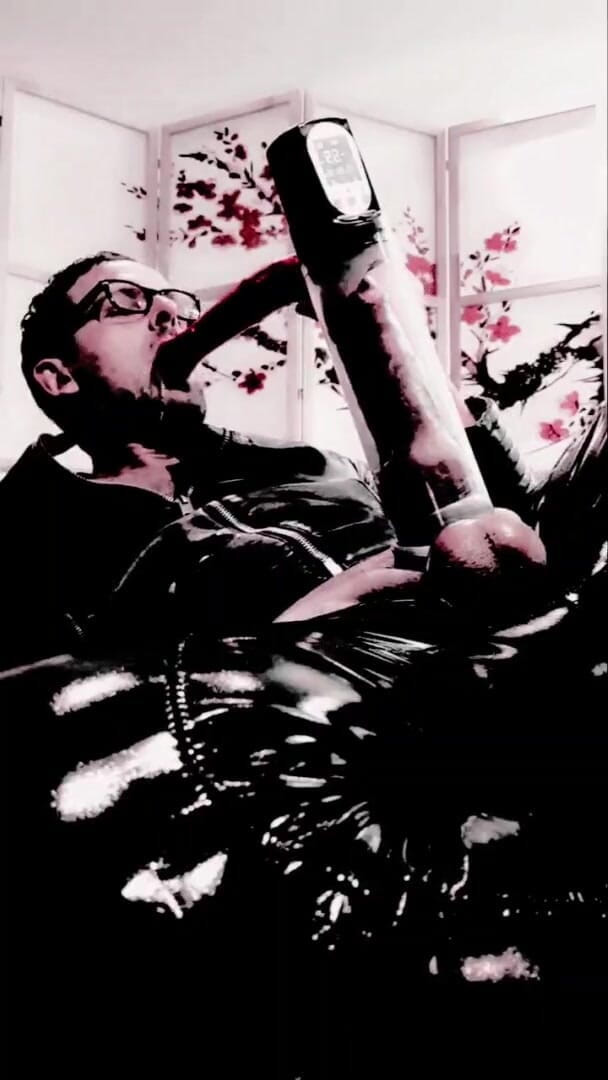 Slutboyben: Slutboyben cam4 dildo tenggorokan dientot