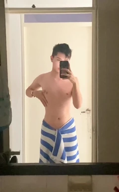 Waktunya mandi pakai sperma hangat di wajah