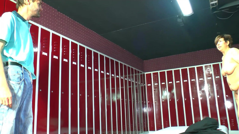 MUSCHI PORNOS: Matura Oltre 50 MILF Succhia Il Cazzo E Si Spalanca per...