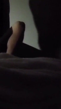 Geile vrouw krijgt lul in de bar en in het kijkgat en dan ruige seks met haar man