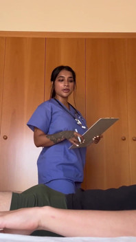 Büyük Popolu Hemşire, Doktor Ayrıldığında Hastasının Poposuna Boşalmasına Izin Veriyor - Yasmina Khan