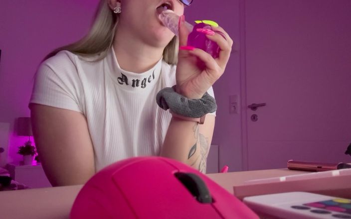 sexyjanahot: Tak nadržená spokojená konečně moje nadržená je poražena