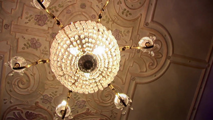 Porncentro: Bruneta țâțoasă se apleacă și ia la prelucrat această pulă lungă de...