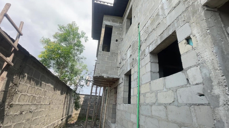 Creamyshuga: 夫が新しい未完成の建物で私を犯しました