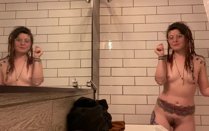 Olivia Jarden: Long Day Hot Shower Join Me
