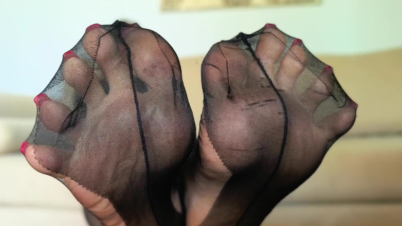 Goddess Lena: Permainan kaki nilon