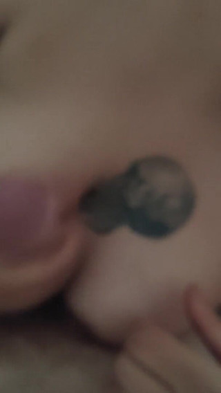 AmateurSex95: Miluji kouření s mými velkými prsy