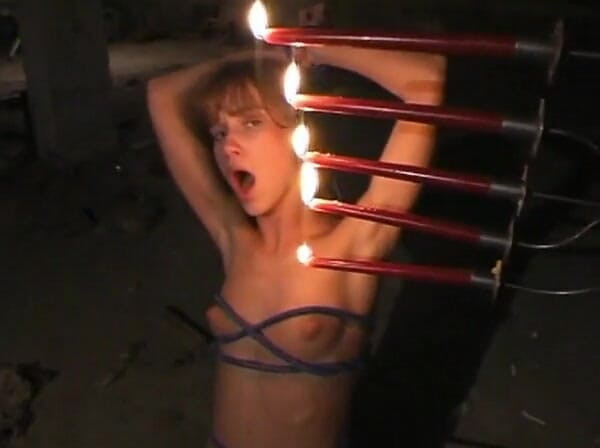 Genuine XXX: Initiation BDSM d'une beauté soumise à un bondage extrême, punition à la...