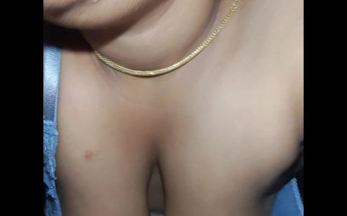 Black & white desicat: La calda indiana bhabhi Sreeja cavalca sesso al buio