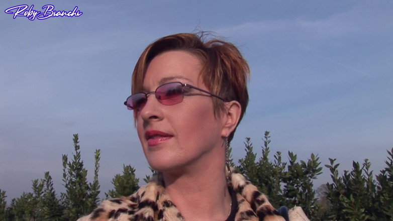 Topax Film Production: Italienische MILF Ausgepeitscht Und in Den Arsch in Einem Hotelzimmer...