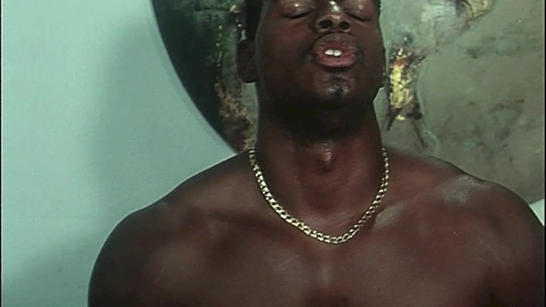 Inthe MILF room: モアナのクラブでレズビアン乱交、dp、異人種間ファック