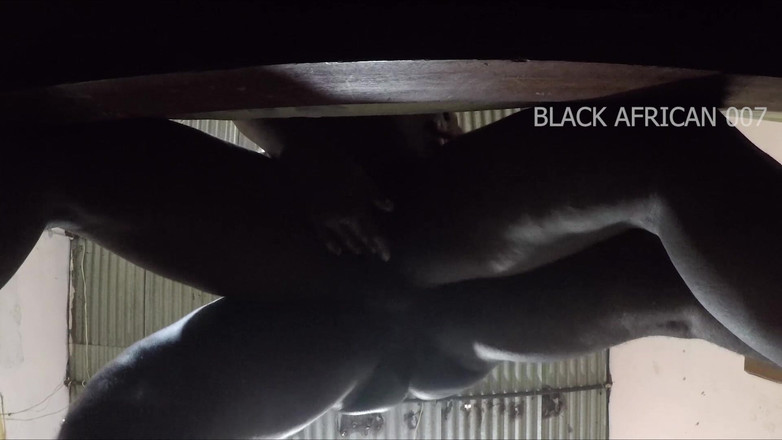 Black African 007: Myślę, że zajdę w ciążę przez mojego przyrodniego brata z seksem...