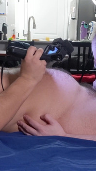 Ursi sexy se fut și suge șarjă de spermă