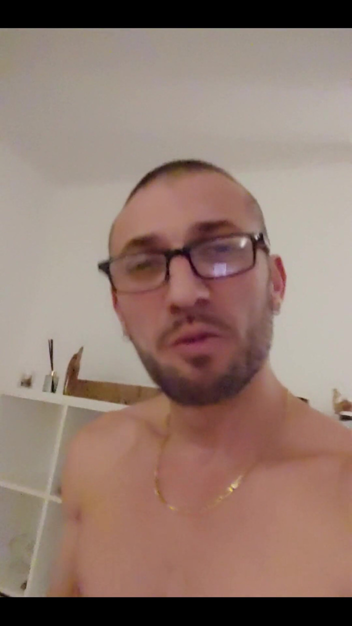 Boy jerking off: Im Home