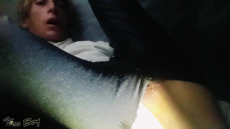 Culopeke: Un jeune homme aime se dilater le cul