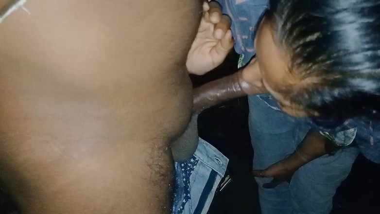 NikiRathod: Ormanda Domaltmalı Ve Oral Seks Kombinasyonu