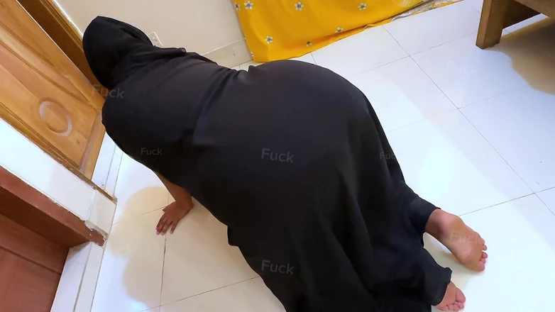 Aria Mia: Fucking Story by Arabian Stepmom!