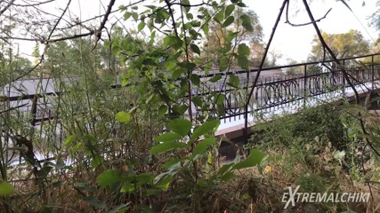 Extremalchiki: Seks kembar pagi di taman