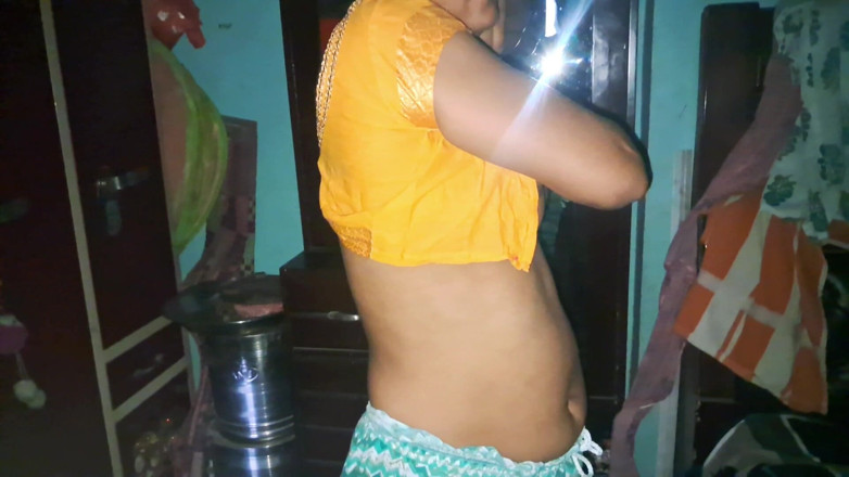 xshika: Indian Kavya Bhabhi Changing Cloth Front of Boyfriend
