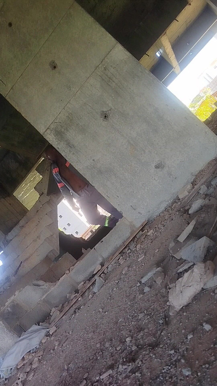 TheBlacKHunterr: 自慰闻起来像靴子