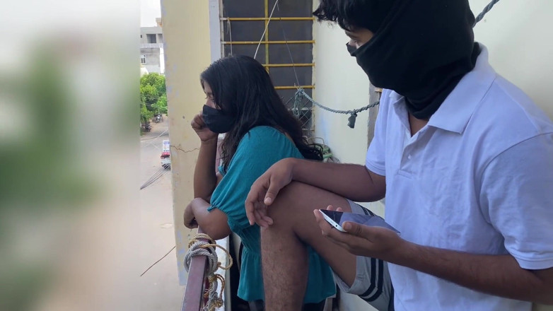 Pinkididi: Buitenshuis seks stiefbroer en stiefzus buitendeur romantiek en seks Mallu...
