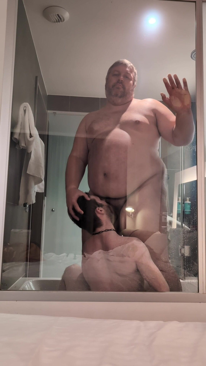 Mart_the_cat: Styvfar knullar mig i badrummet