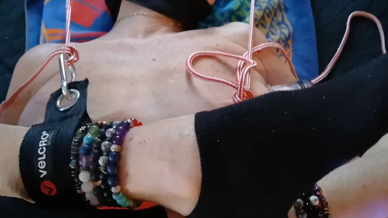 Gussfuss: Het Bondage-jaar 006