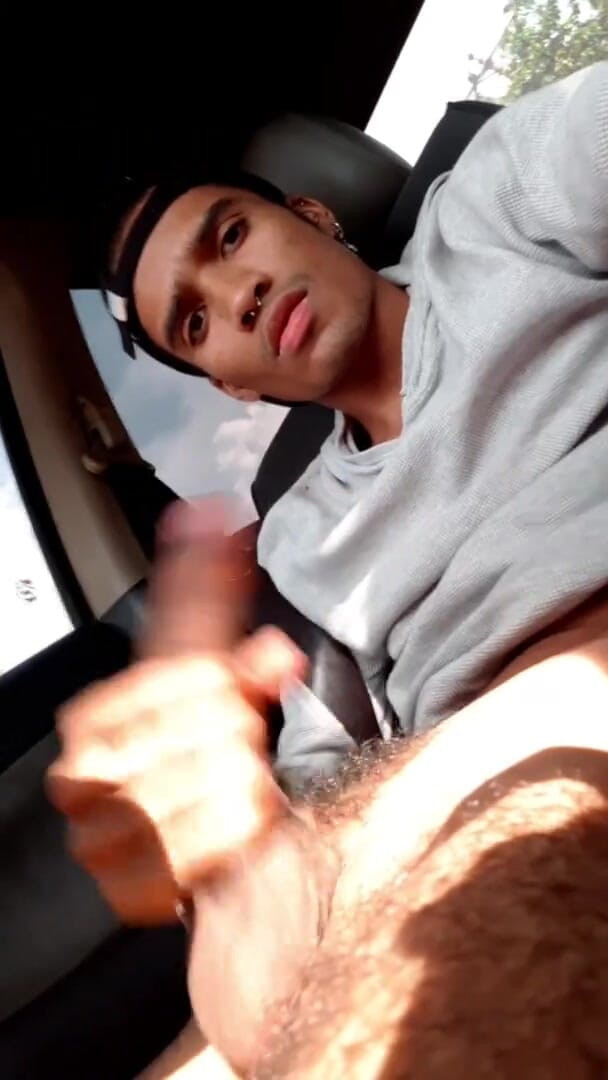 vergar4_daviid: Ich werde geil im auto und masturbiere, während andere vorbei...