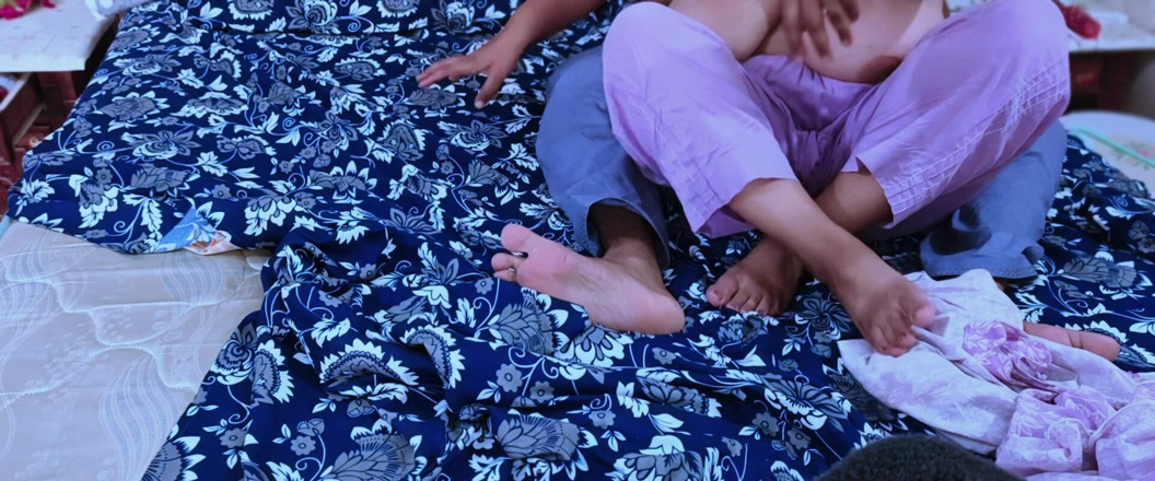 Zarakhan887: Mascarada Curvilínea Paquistanesa Esposa De Quatro Sexo Em Cama Azul