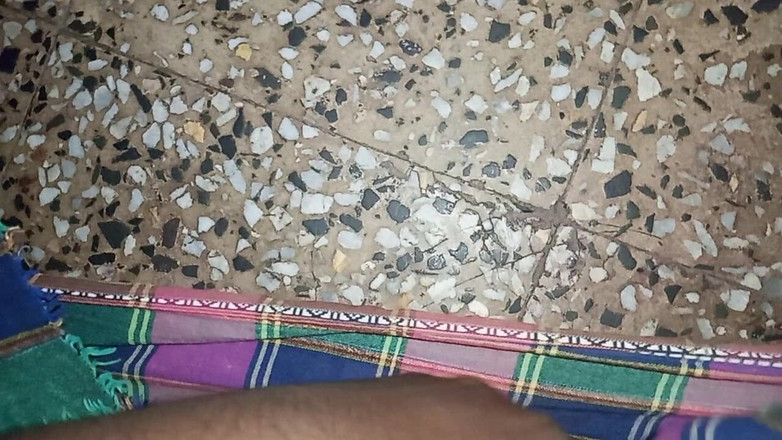 Hungry cliff: Dubai Boy Bathroom Masterbate with Kissing