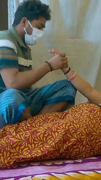 Horny Customer Gave Oil Massage and Fucked Desi Bhabhi Full Hard
