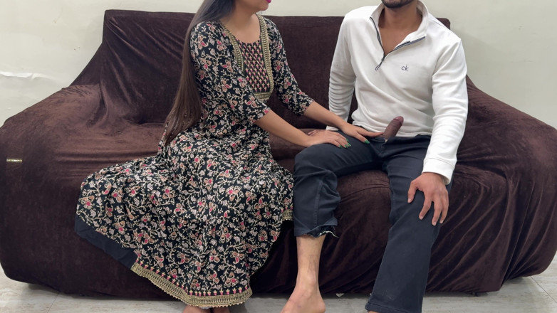 Hornycouple149: La matrigna del mio migliore amico ha belle tette lattee