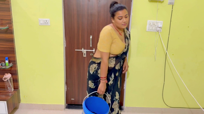 Hotty_ragini: Am fost curat casa, am fost pe seful si spatele...