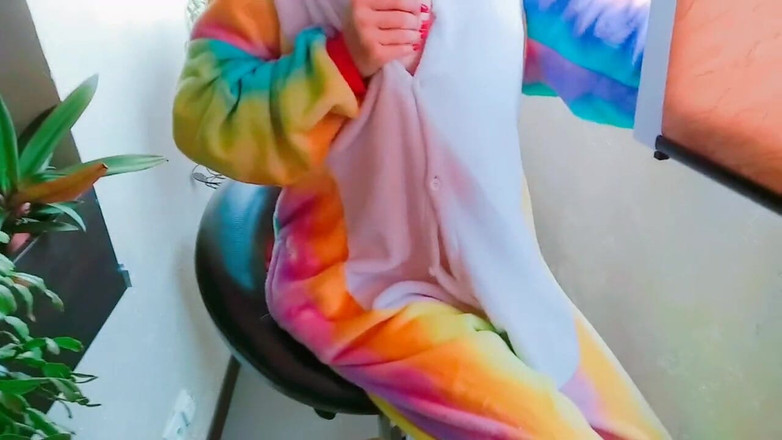 Taboo Room: Зведена сестра дозволяє мені торкатися її тіла, коли мені потрібно